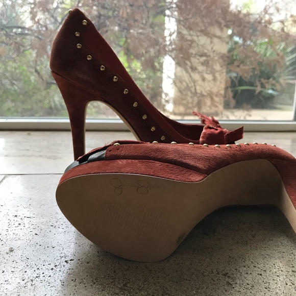 👠Maroon/orange/ red studded heels👠 - Picture 2 of 4
